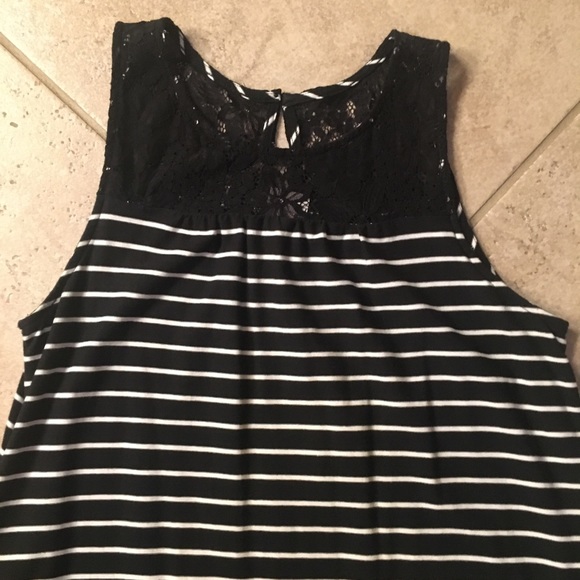 Black and white knit dress - Picture 2 of 4